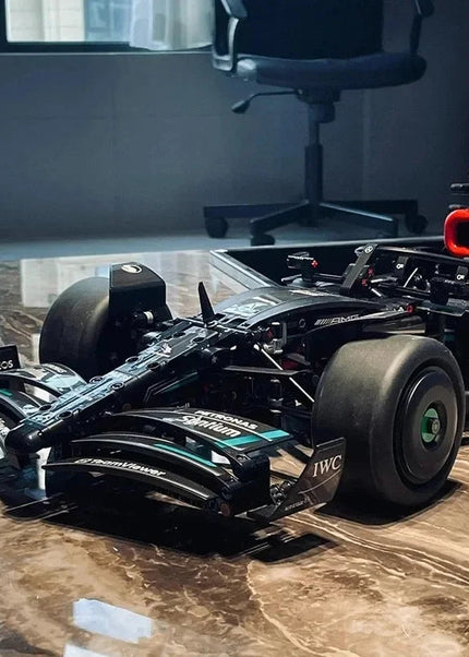 Formula Racing Car Building Set – High-Performance Motorsport Model GP Addicts