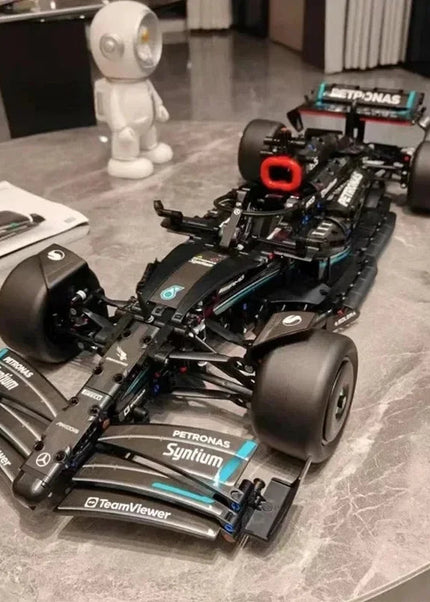 Formula Racing Car Building Set – High-Performance Motorsport Model GP Addicts