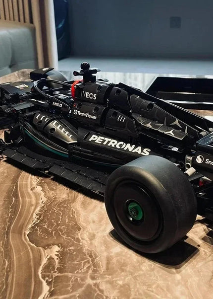 Formula Racing Car Building Set – High-Performance Motorsport Model GP Addicts